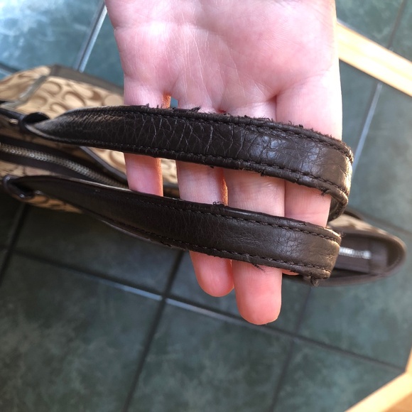 Coach Park Signature Carrier Classic Monogram - Picture 12 of 16